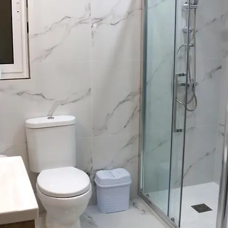 Sc6 - Modern & Spacious 2 Bed *