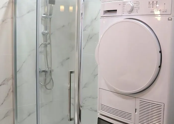 Sc6 - Modern & Spacious 2 Bed