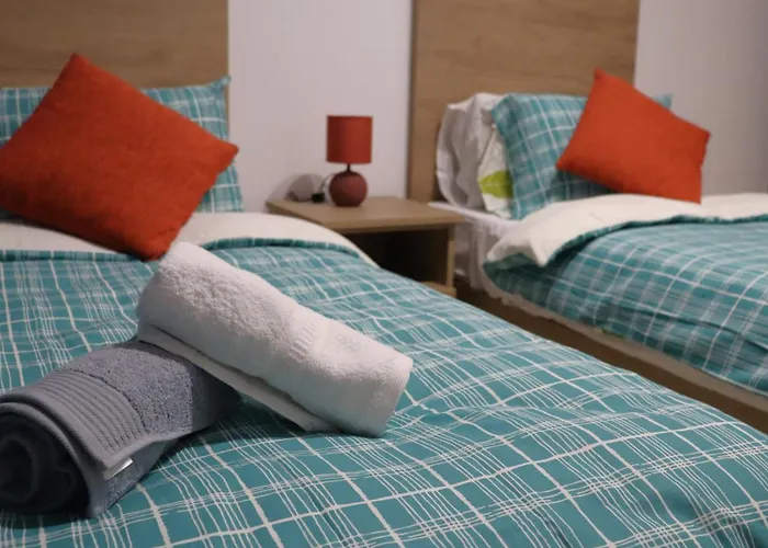 Sc6 - Modern & Spacious 2 Bed *