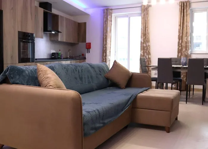 Sc6 - Modern & Spacious 2 Bed Apartman *